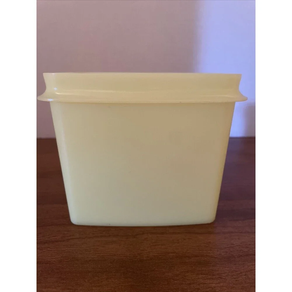 Tupperware Replacement Yellow Shelf Saver Container 1243-2 NO LID